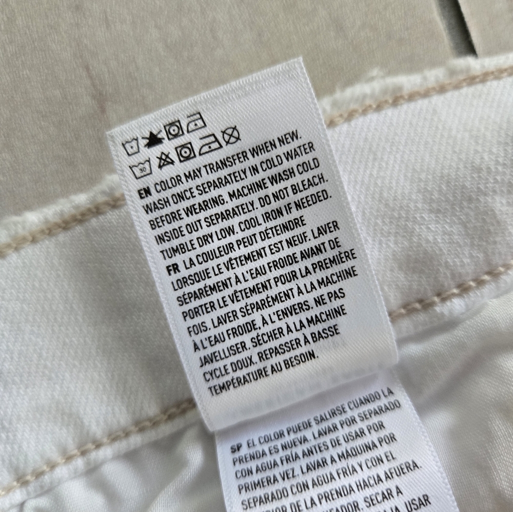 AEO 90's Skinny Jeans White Distressed with Stretch - Picture 14 of 16